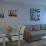 Apartamentos recién reformados al lado de la playa