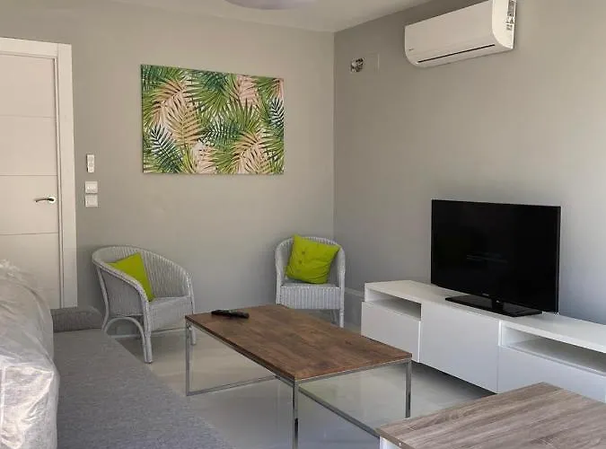 Apartamentos recién reformados al lado de la playa